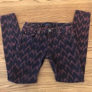 Vigoss Purple Black Abstract Chevron Skinny Jeans